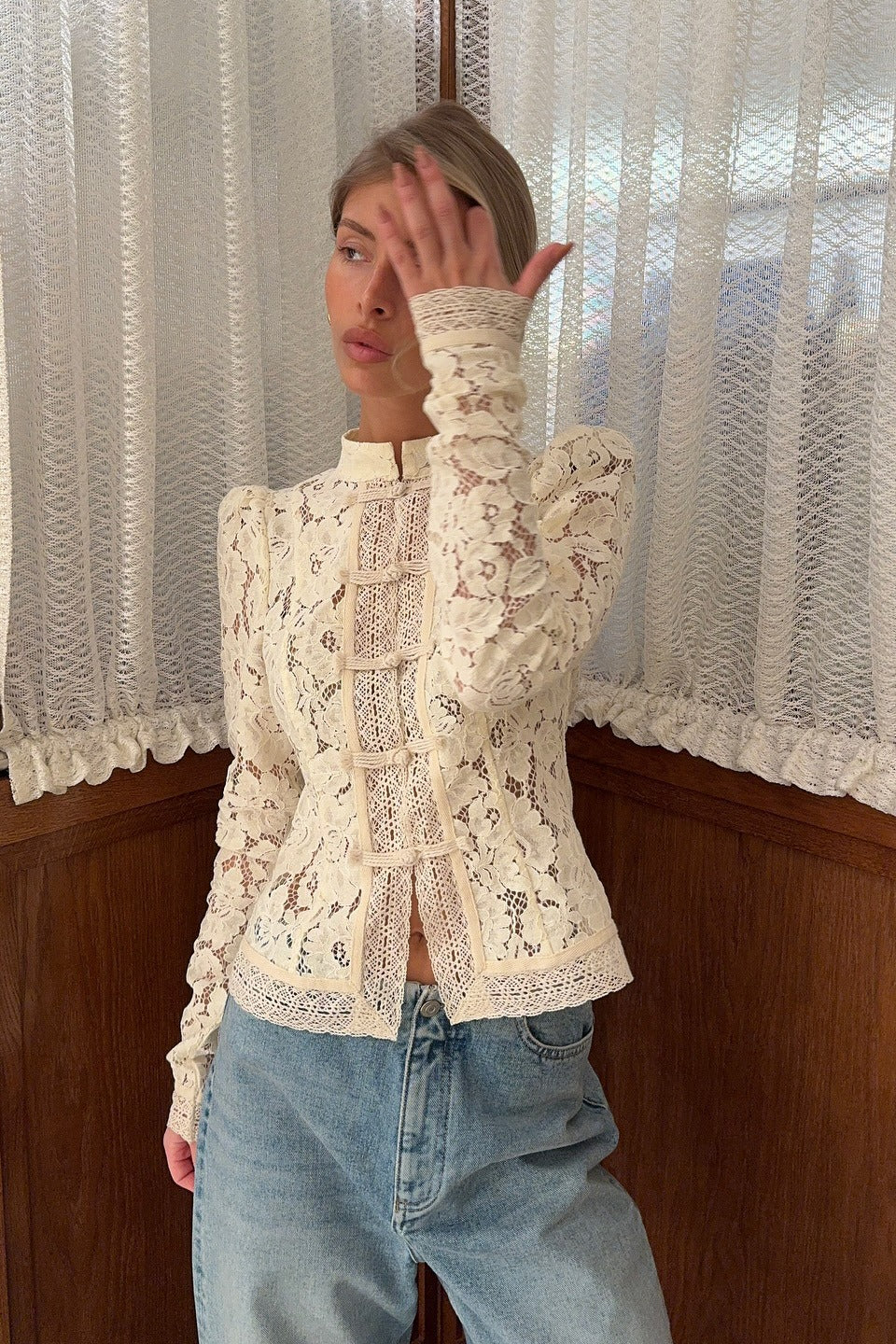 Susan | Cardigan à col mandarin en dentelle florale pour femmes