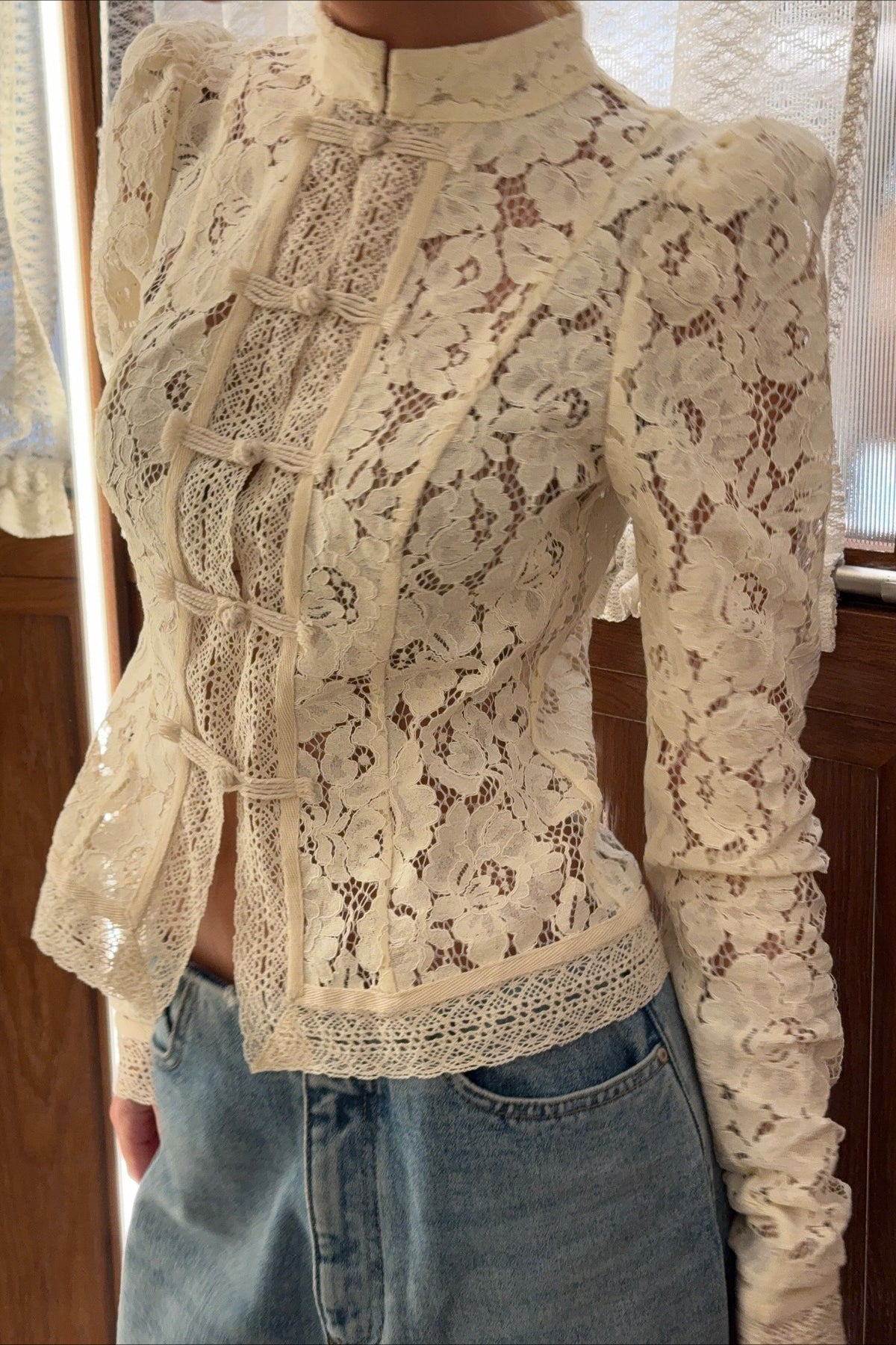 Susan | Cardigan à col mandarin en dentelle florale pour femmes