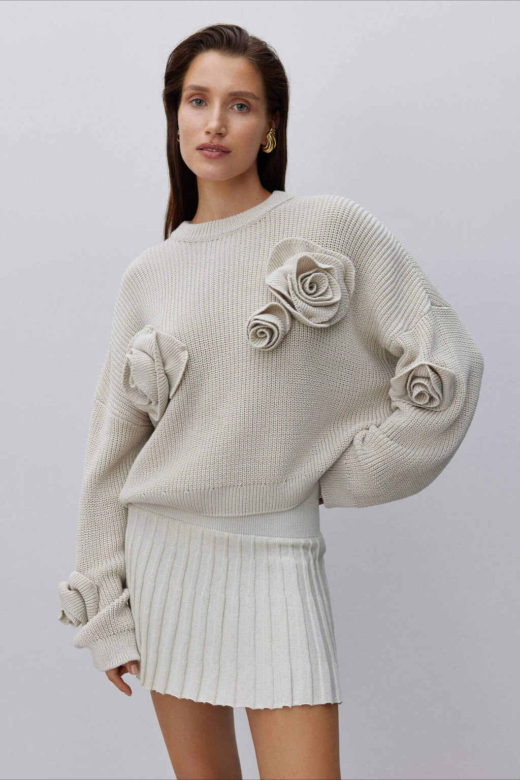 Sybil | Pull en maille à col rond et manches longues avec fleurs en 3D pour femmes