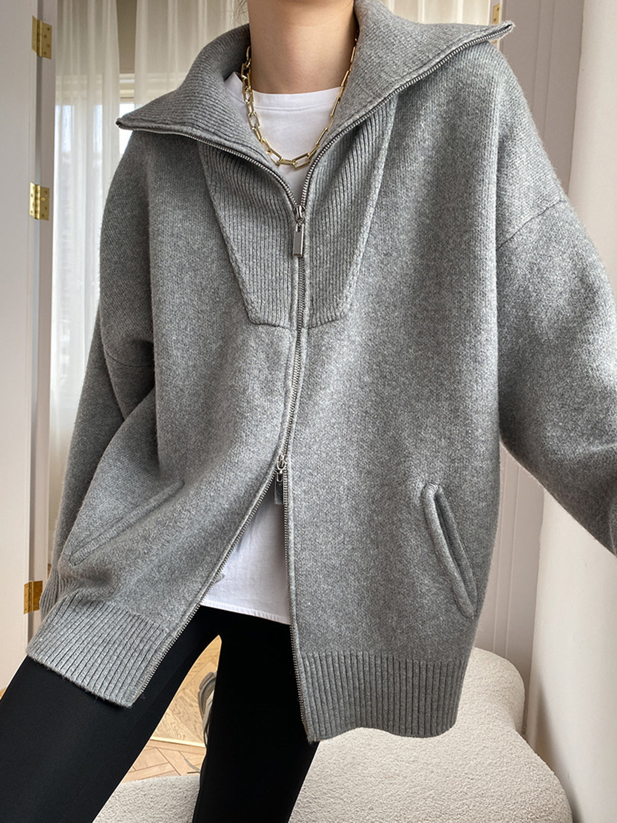 Violeta | Cardigan zippé oversize à col montant et manches longues pour femmes