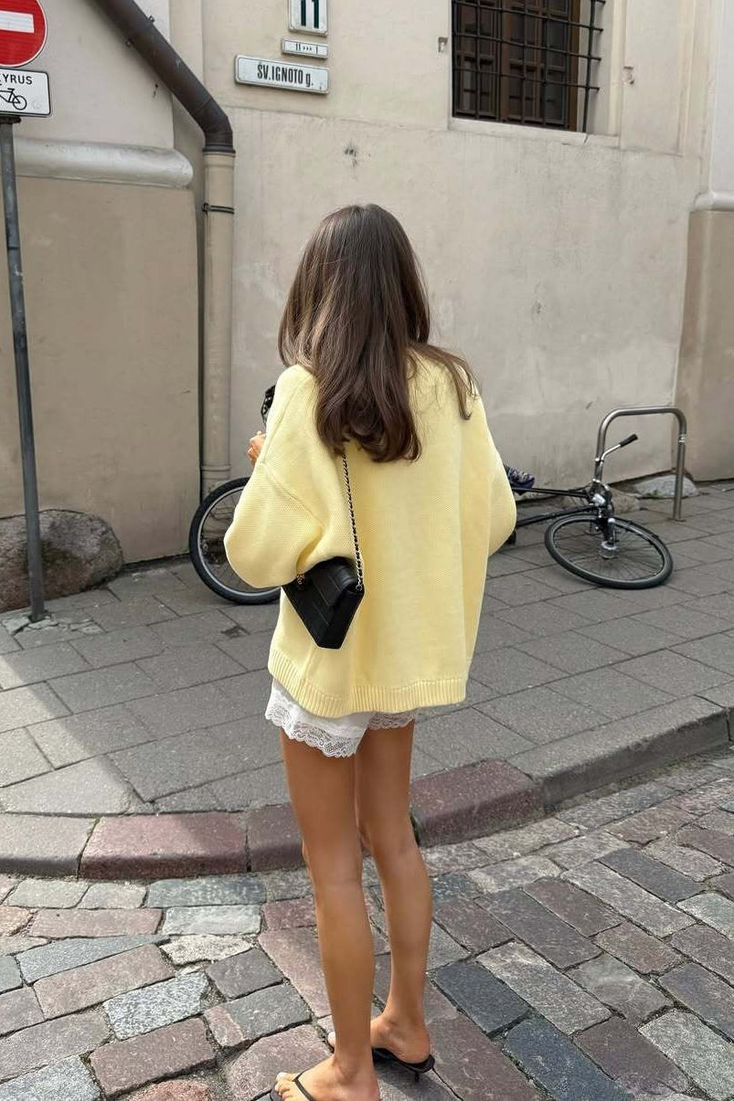 Xavia | Pull en maille à col rond pour femmes avec épaules tombantes et rayures contrastées