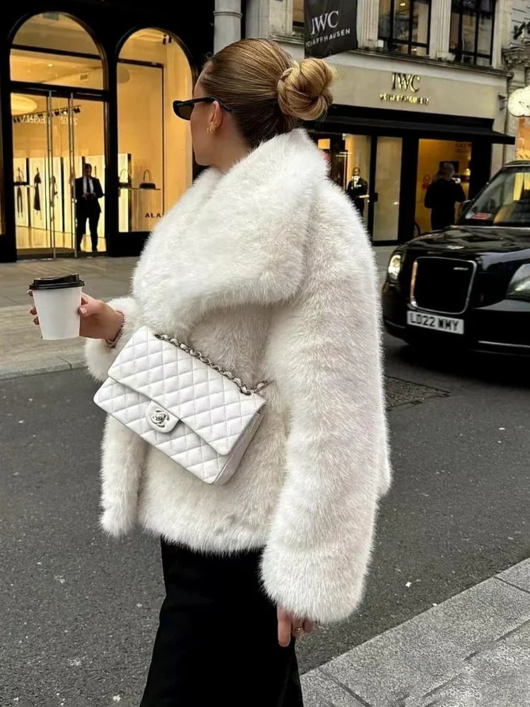 Zosia | Manteau d'hiver en peluche pour femmes avec col châle oversize et manches longues