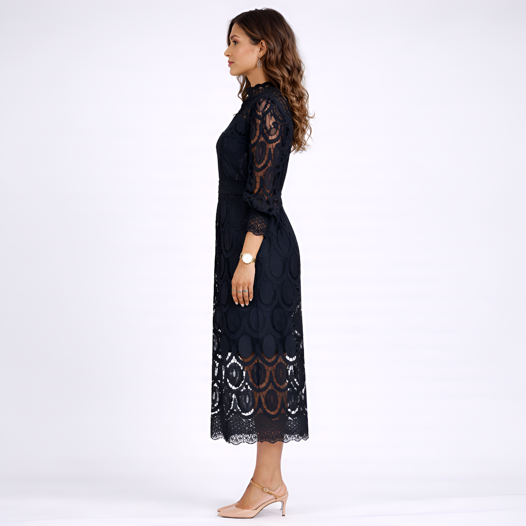 Kimberly - Robe mi-longue à col haut en dentelle ajourée
