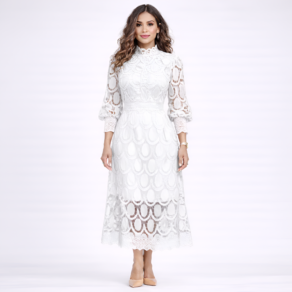 Kimberly - Robe mi-longue à col haut en dentelle ajourée