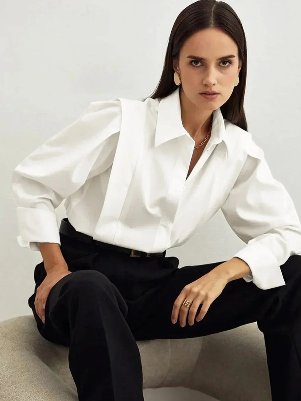 Chemise Oversize Femme Avec Décolleté V Et Épaules Structurées