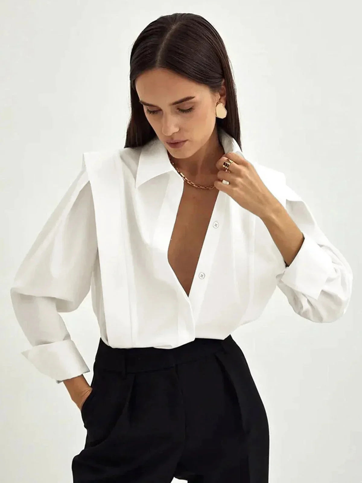 Chemise Oversize Femme Avec Décolleté V Et Épaules Structurées