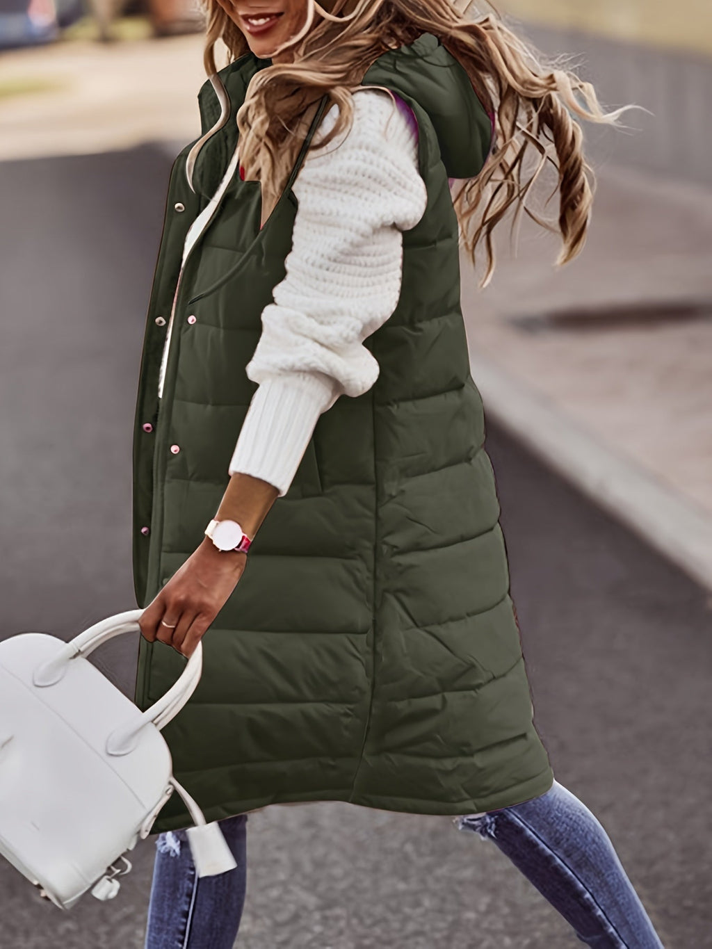 Veste en duvet élégante pour femme avec capuche et pressions