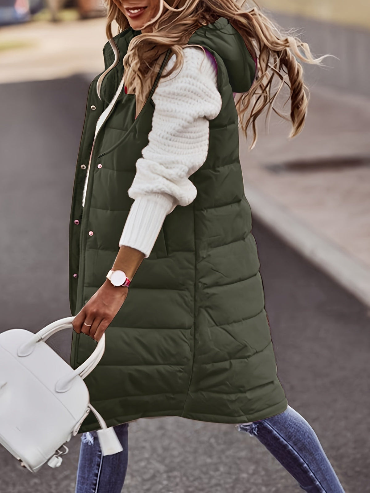 Veste en duvet élégante pour femme avec capuche et pressions