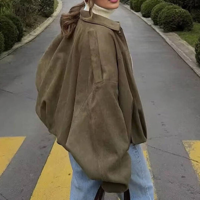 Veste courte élégante pour femme avec coupe ample et boutons