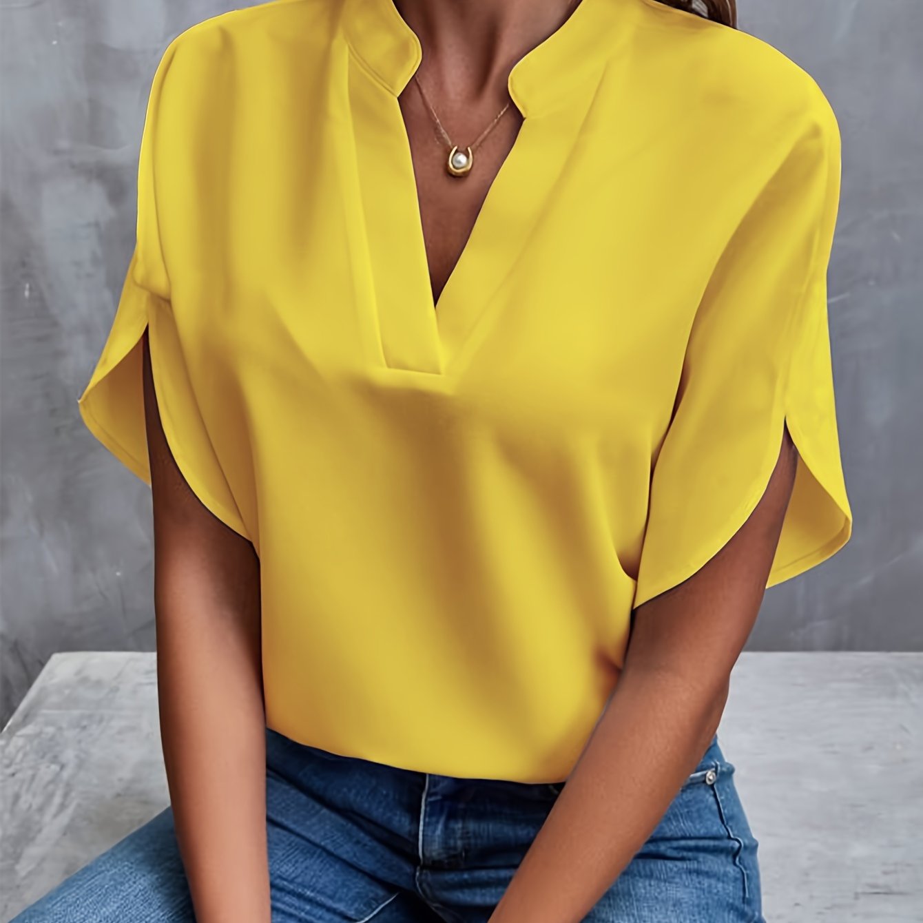 Blouse à manches courtes pour femmes | Élégante avec décolleté en V et manches chauve-souris