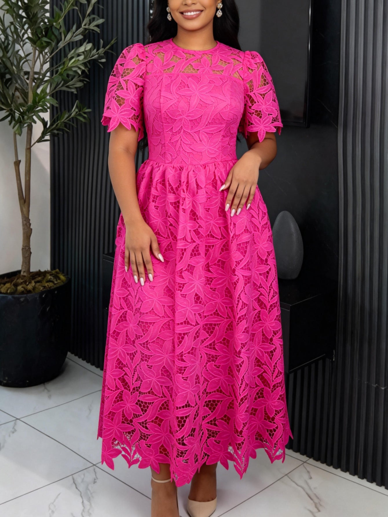 Robe maxi en dentelle pour femmes avec motif floral Mirla