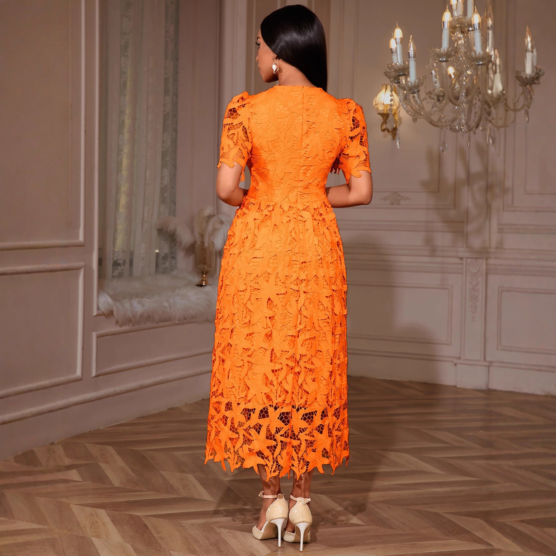 Robe maxi en dentelle pour femmes avec motif floral Mirla