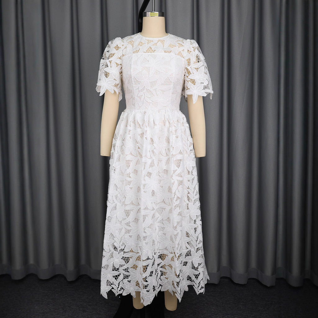 Robe maxi en dentelle pour femmes avec motif floral Mirla