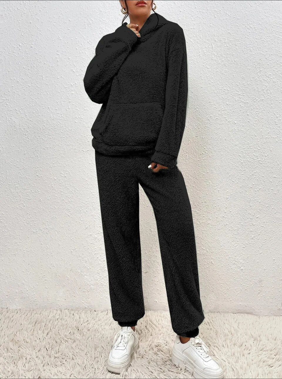 Haut Teddy pour Femme avec Poche Kangourou et Pantalons Assortis