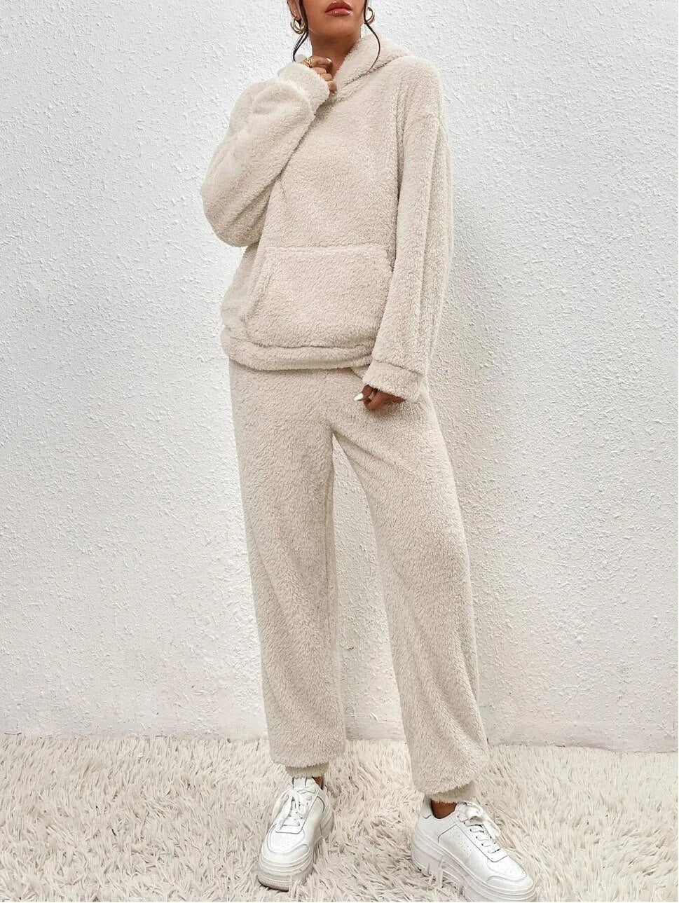 Haut Teddy pour Femme avec Poche Kangourou et Pantalons Assortis