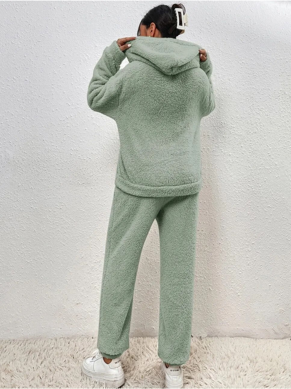 Haut Teddy pour Femme avec Poche Kangourou et Pantalons Assortis