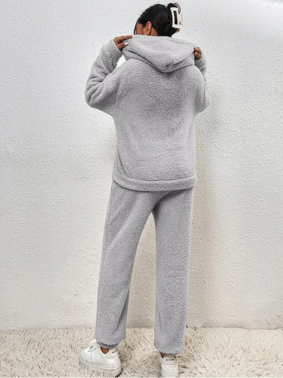 Haut Teddy pour Femme avec Poche Kangourou et Pantalons Assortis