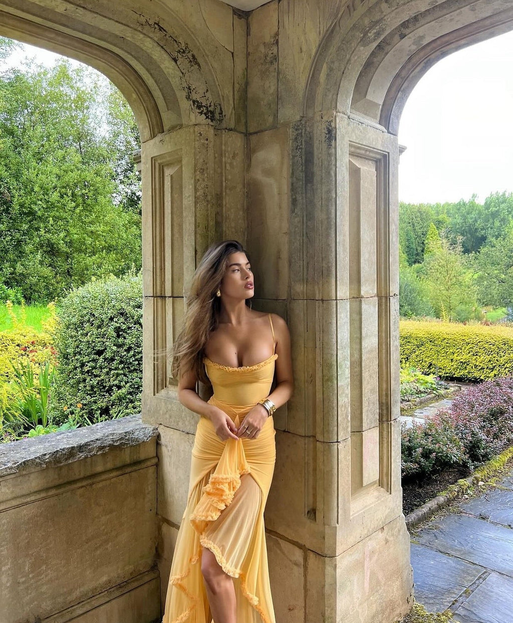 Luna | Robe Séduisante pour Invitées de Mariage avec Dentelle Élégante