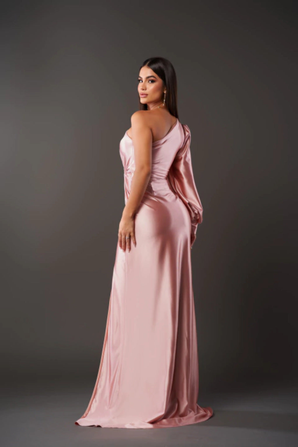Lozenda - Robe Élégante avec Finesse