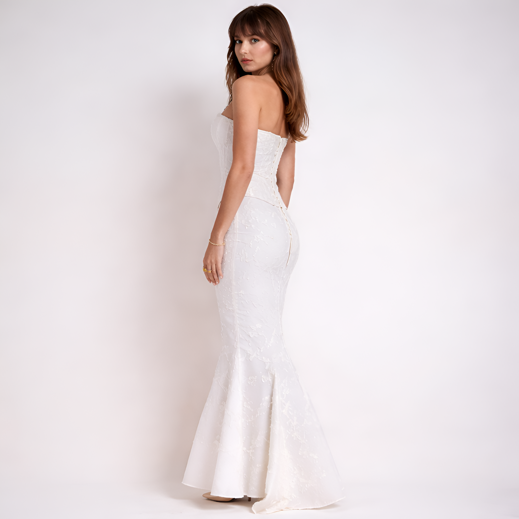 Agathe - Robe longue sirène dos nu en dentelle froncée