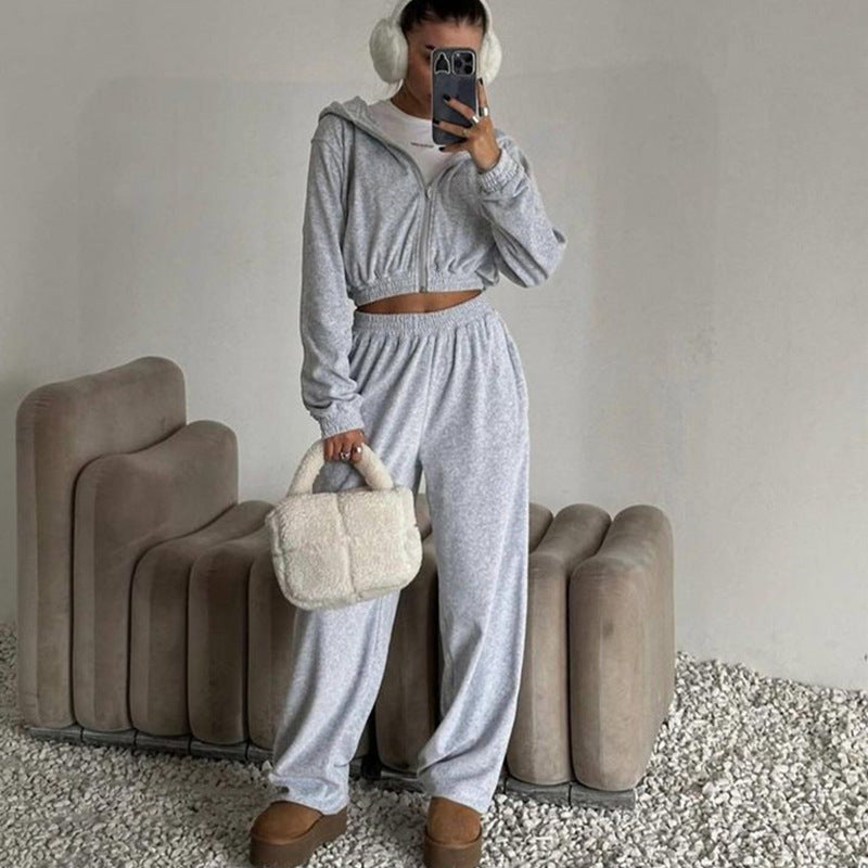 Ensemble lounge en velours pour femmes avec hoodie court à zip, ceinture en rib élastique et pantalon palazzo taille haute