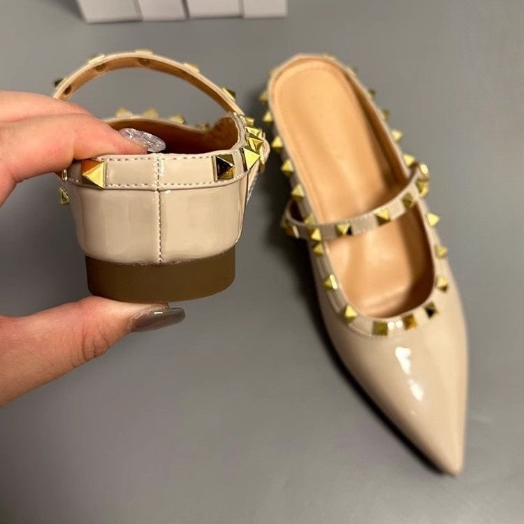 Mules élégantes pour femmes avec des clous dorés R&B