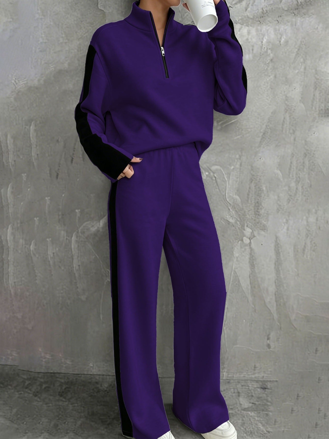 Ensemble de jogging décontracté pour femmes avec demi-zip, taille élastique et bandes contrastées sur les côtés Echo Archiv