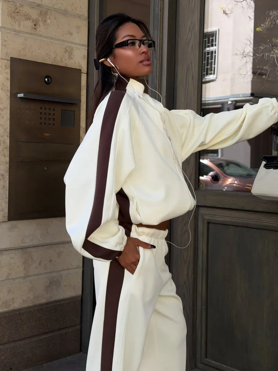 Ensemble de sweat à deux pièces pour femmes avec bandes contrastées sur les côtés Echoarchiv