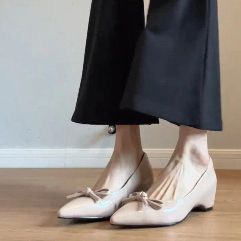 Pompes Slingback élégantes pour femmes avec une fine lanière et un talon bloc confortable R&B