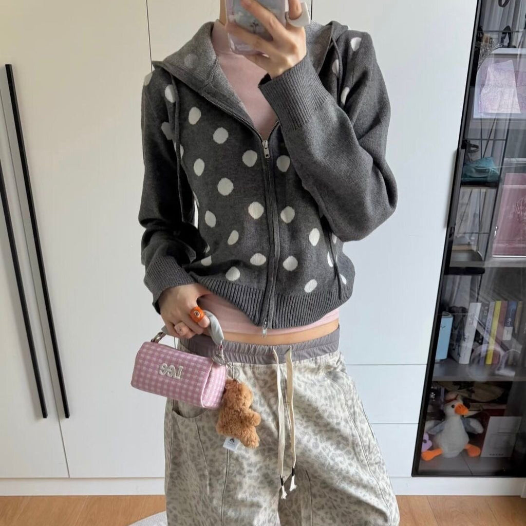 Veste à capuche pour femmes avec fermeture éclair, aspect vintage lavé et application de points discrets Echoarchiv