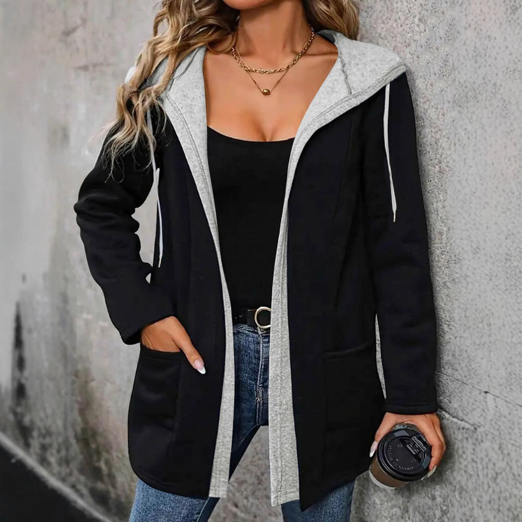 Cardigan long à capuche pour femmes avec garniture contrastante, cordon de serrage et poches Echoarchiv