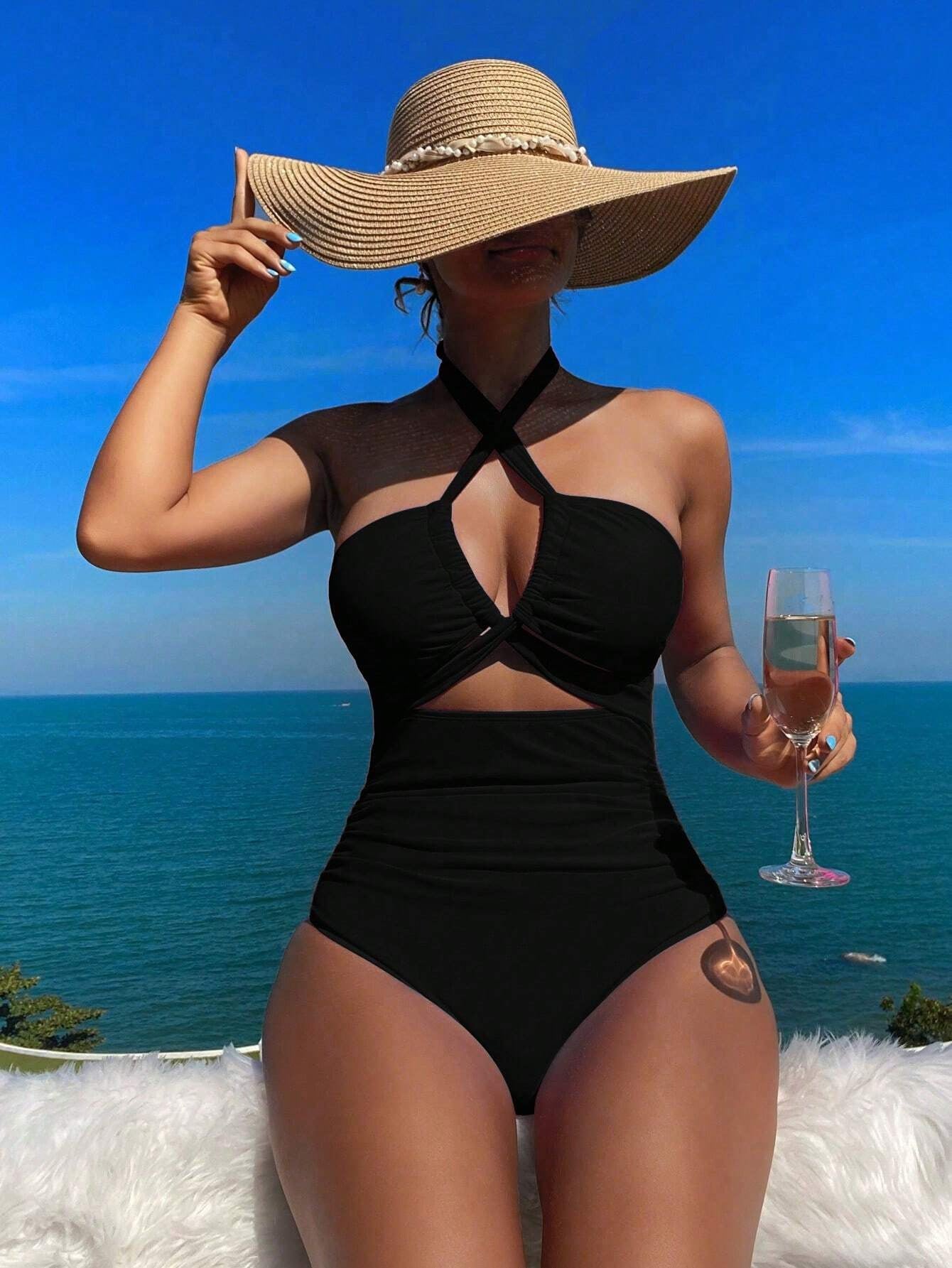Maillot de bain une pièce élégant pour femmes avec coupe créative Echo Archiv