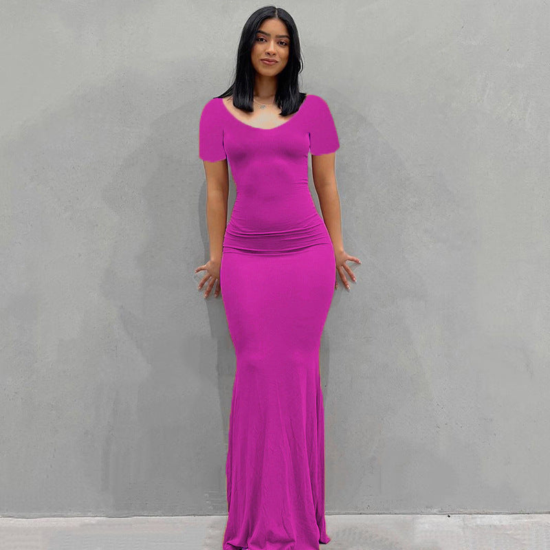 Robe maxi en jersey ajustée pour femmes avec drapés cintrés, manches longues et ourlet évasé Echoarchiv