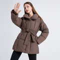 Manteau matelassé cintré pour femmes avec ceinture à nouer et col châle haut Echo Archiv