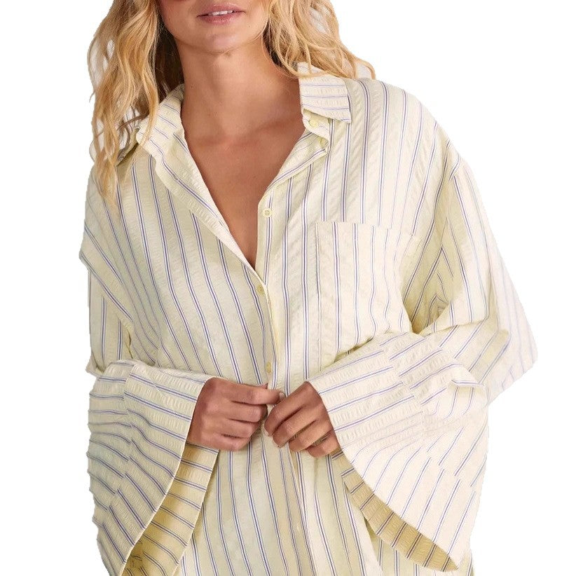 Chemisier oversize pour femmes avec manches évasées et motif à rayures fines