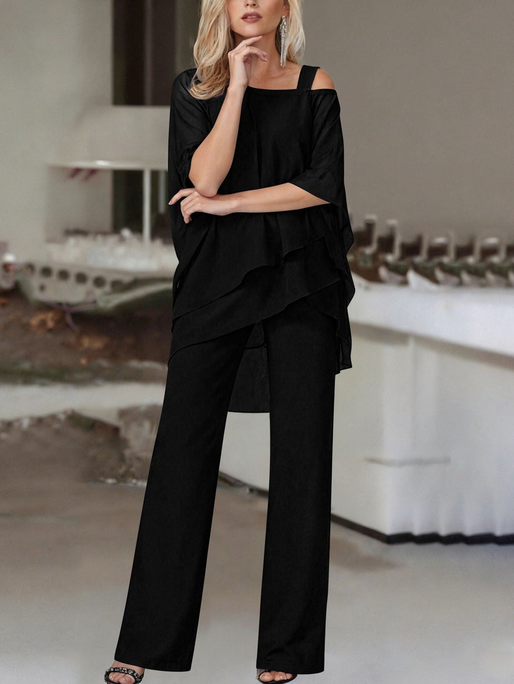 Blouse à couches pour femmes avec bretelles asymétriques et volant asymétrique Echoarchiv