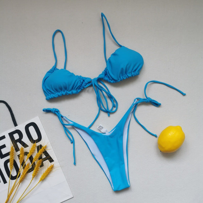 Ensemble bikini triangle pour femmes avec des liens ludiques et un contraste de couleurs élégant R&B