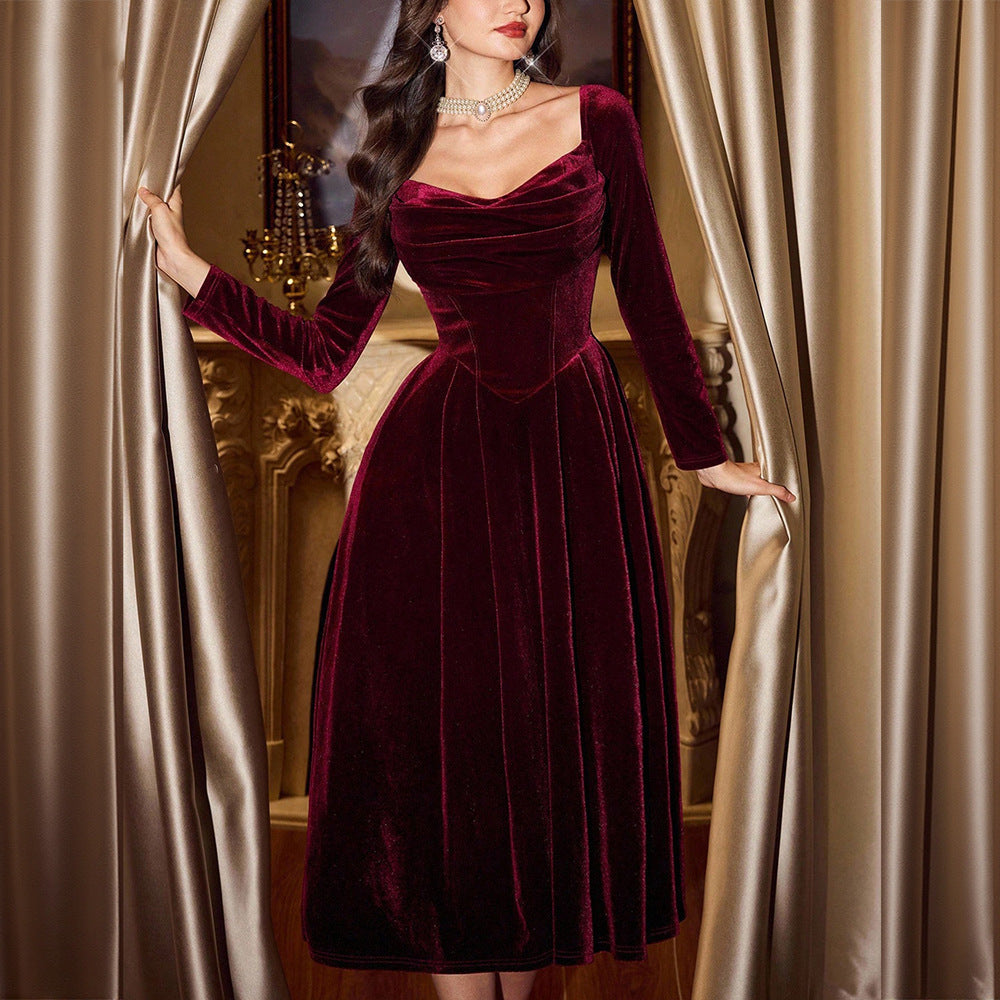 Robe midi en velours pour femmes avec décolleté en cœur, taille cintrée et jupe évasée