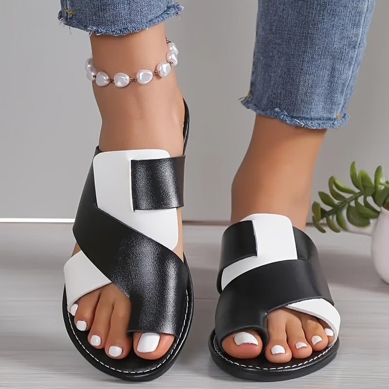 Sandales à lanières ouvertes pour femmes avec design moderne de lanières croisées R&B