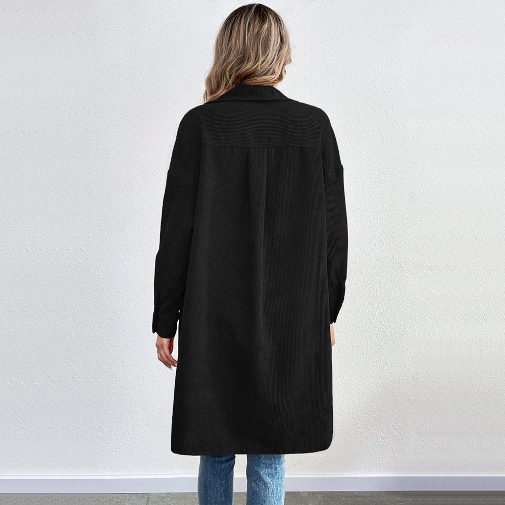 Veste chemise longue oversize en velours côtelé pour femmes avec boutonnière et col chemise Echo Archiv