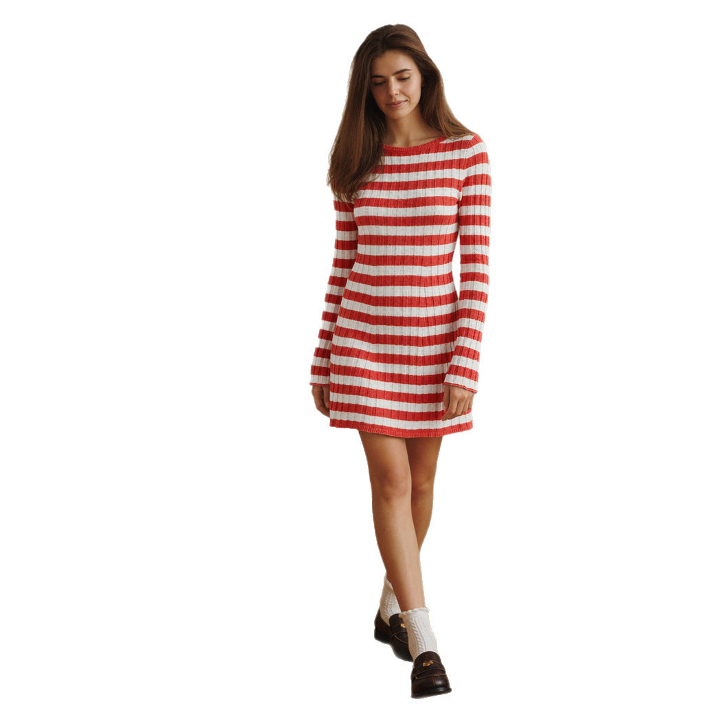Robe tricotée ajustée pour femmes avec col rond et manches longues
