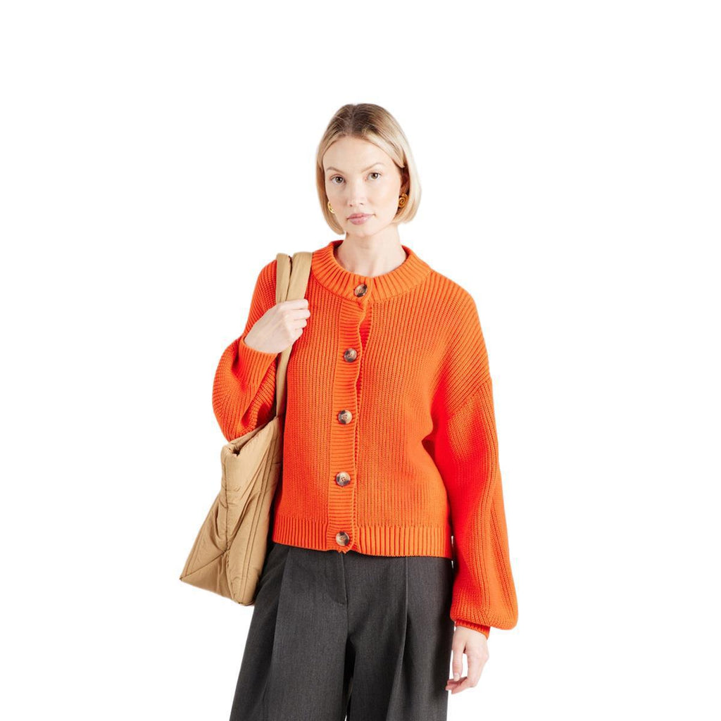 Cardigan court en grosse maille pour femmes avec épaule tombante et larges bords-côtes Echoarchiv