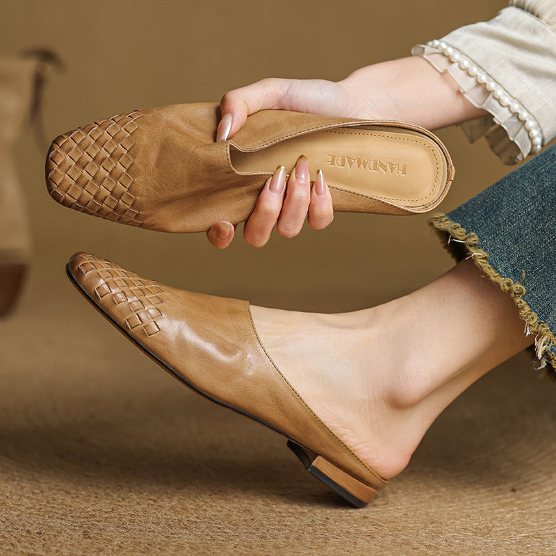 Alessira | Pantoufles en cuir classiques à bout fermé