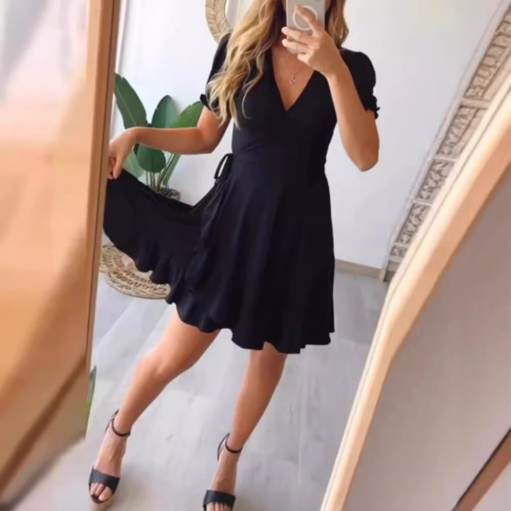 Robe portefeuille légère pour femmes avec décolleté en V, manches courtes, ceinture à la taille et jupe volantée R&B