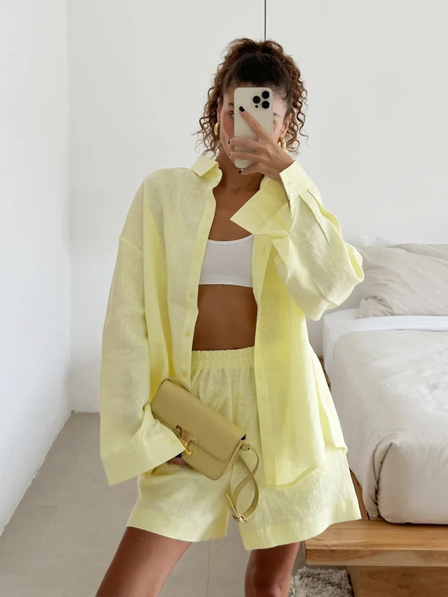 Ensemble pour femmes avec boutons et manches longues