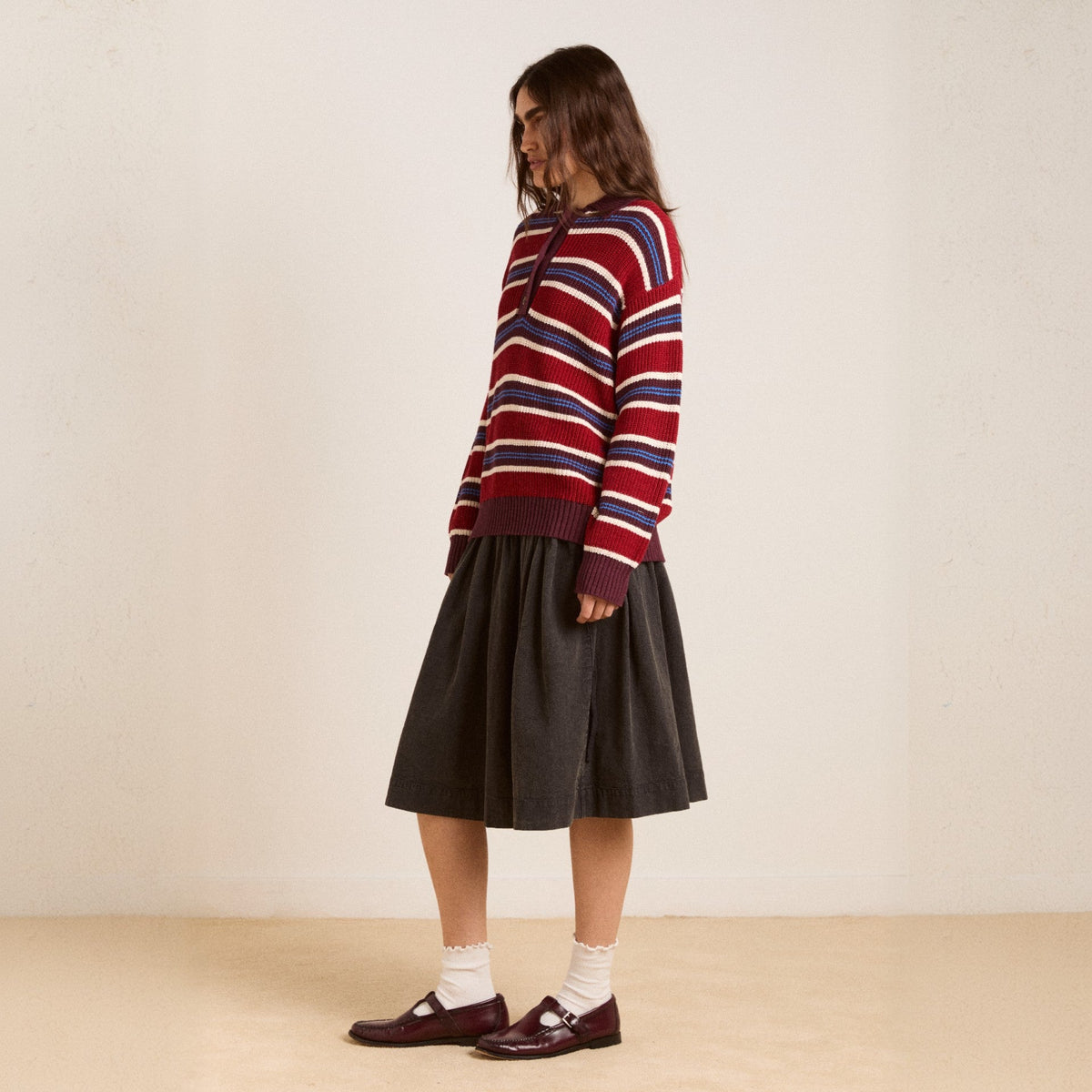 Pull en tricot oversize pour femmes avec col polo et relief à rayures multistrates Echoarchiv