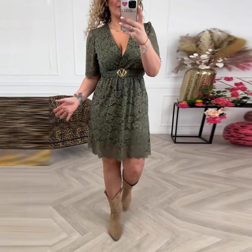 Robe en dentelle cintrée pour femmes avec décolleté en V, couture empire et ceinture décorative en métal R&B