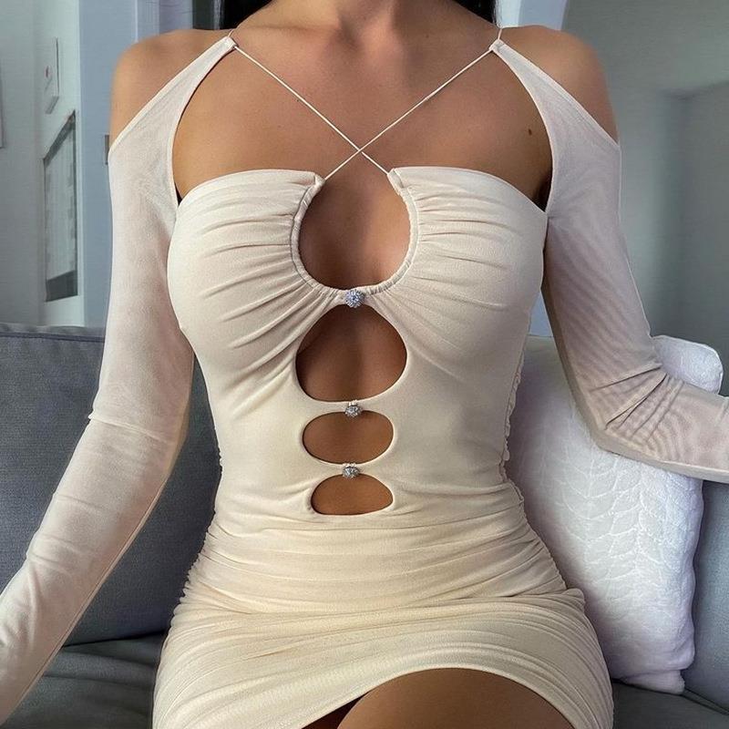 Robe mini ajustée pour femmes avec découpes R&B