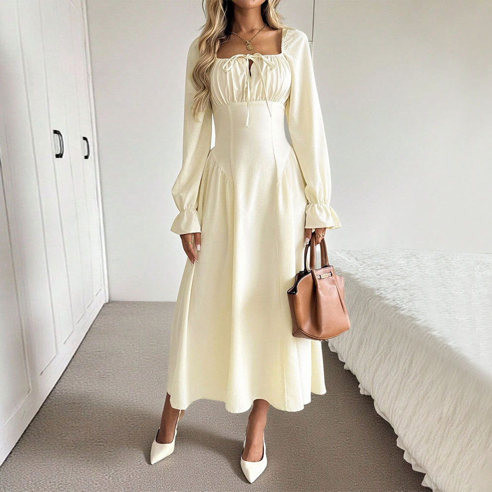 Robe midi romantique pour femmes avec taille corset, décolleté carré et manches volumineuses Echo Archiv