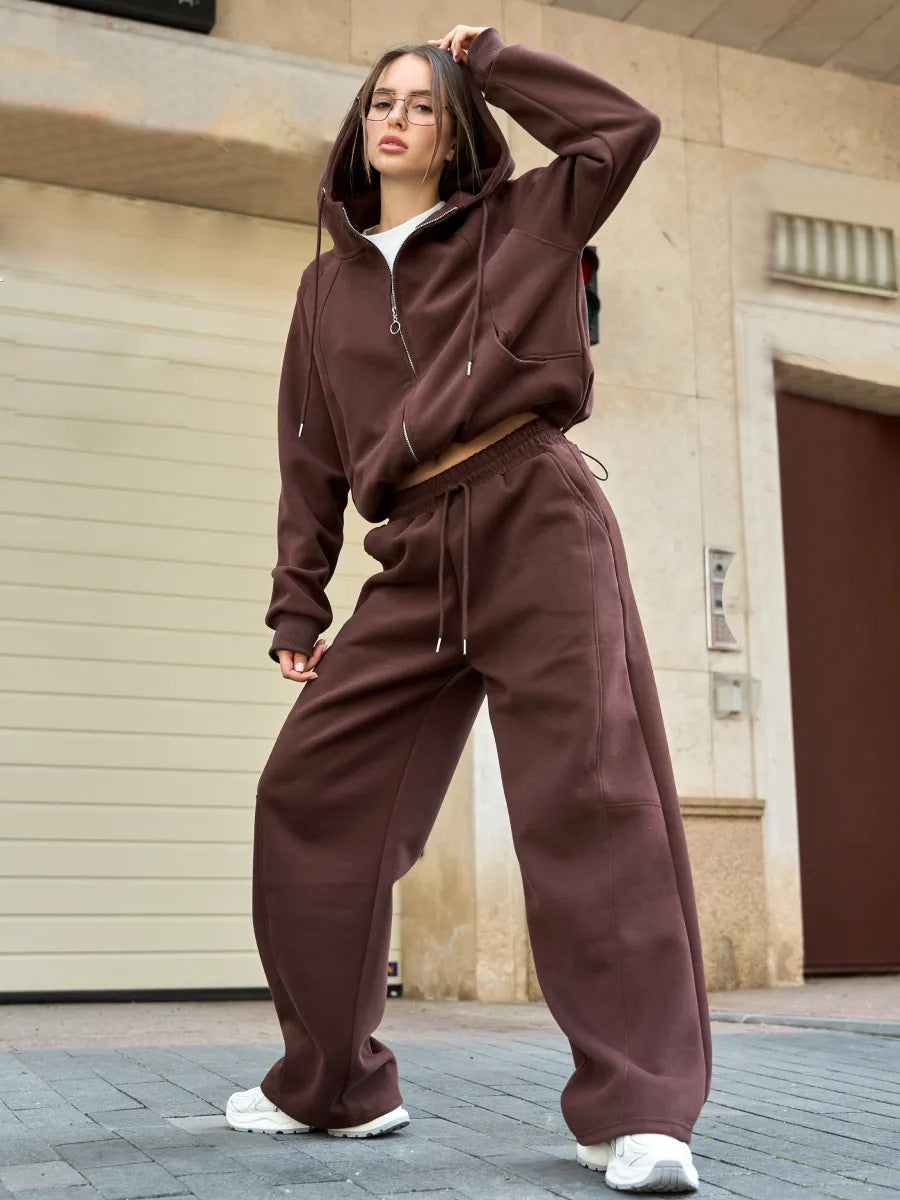 Sweat à capuche zippé oversize pour femmes avec poche kangourou et pantalon de jogging taille haute avec coupe large Set Echo Archiv